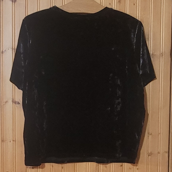 Crushed black velvet plus size XXL cropped tee - Picture 3 of 3